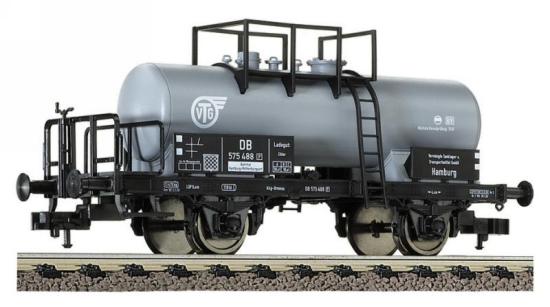 Chemical tanker car 'VTG' in service  with brake platform<br /><a href='images/pictures/Fleischmann/5445.jpg' target='_blank'>Full size image</a>